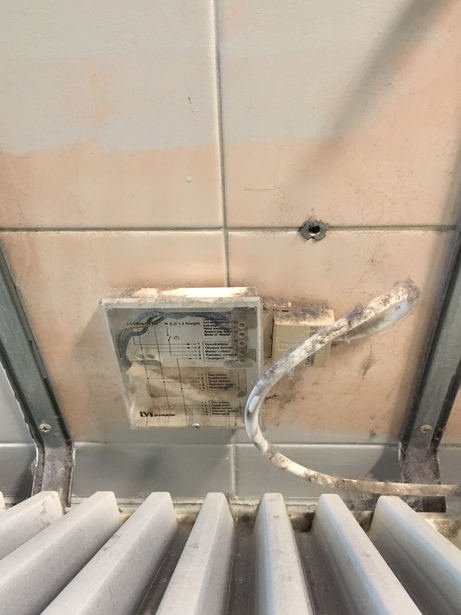 Bild för uppdrag: Installation av handdukstork och av-installation av el element i Göteborg