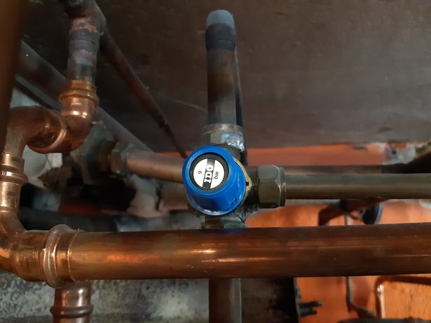 Bild för uppdrag: Reparation av jordvärmepump i Askersund
