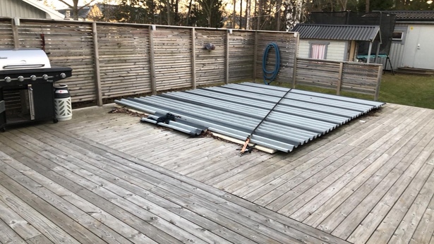 Bild för uppdrag: Rivning av altan i Norrtälje