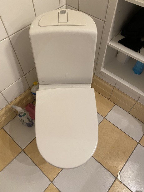 Bild för uppdrag: Fixa läckage mellan toastol och kakel i Göteborg