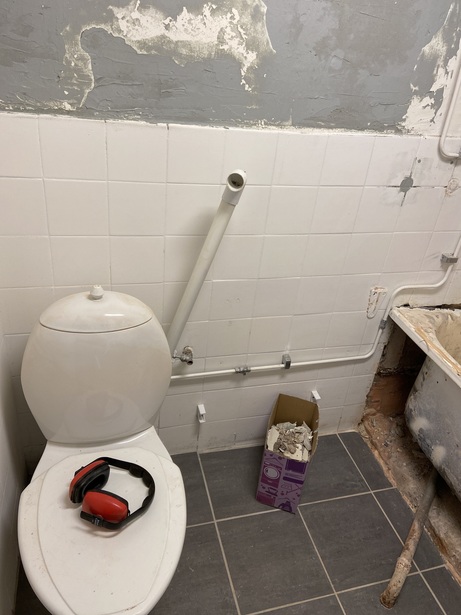 Bild för uppdrag: Delvis renovering av 3 kvm tvättstuga i Örebro