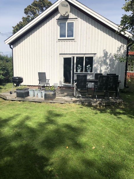 Bild för uppdrag: Fasadmålning av ett hus i Lidköping
