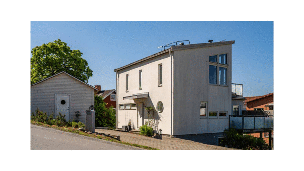 Bild för uppdrag: Byta enstegstätad putsfasad på villa till beprövad och godkänd lösning i Sollentuna, uder hösten
