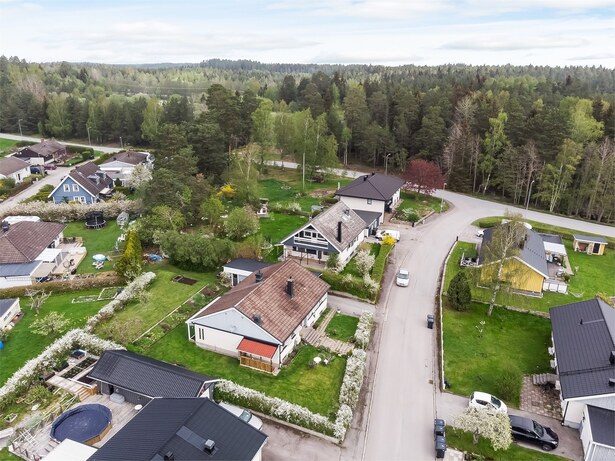 Bild för uppdrag: Dränering av villa i Upplands-Bro, inom 3 månader