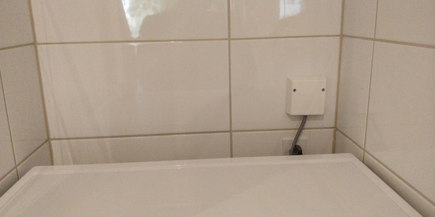 Bild för uppdrag: Byta stickpropp samt byta eldosa till dubbelt jordat eluttag i Uppsala