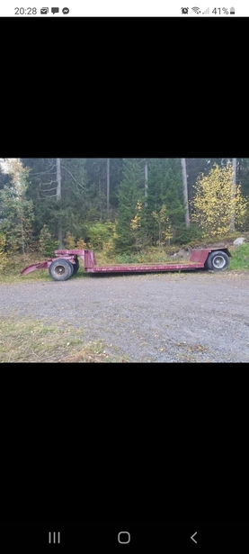 Bild för uppdrag: Flytt av lågbyggd maskin trailer från Norrtälje till Broakulla