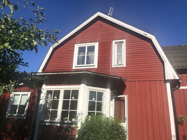 Bild för uppdrag: Renovering av fasad i Norrtälje