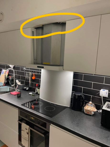 Montering av tre Ikea högskåp med överskåp samt en akustikpanel i Malmö