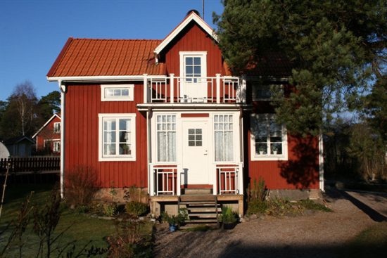 Bild för uppdrag: Fasadmålning av villa i Karlstad, inom 6 månader